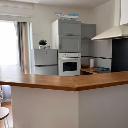 Port De - 40m2 - 4 Personnes - Place De Parking *