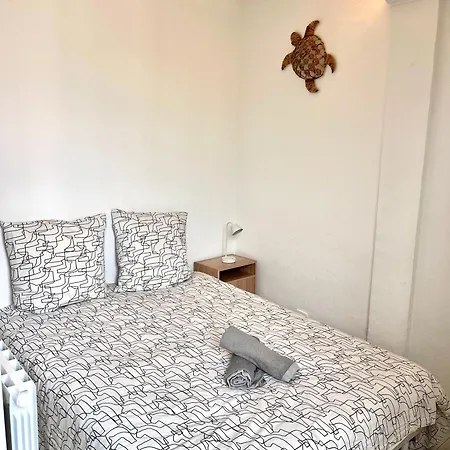 Port De - 40m2 - 4 Personnes - Place De Parking Hyeres