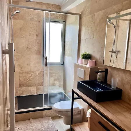 Port De - 40m2 - 4 Personnes - Place De Parking * Hyeres