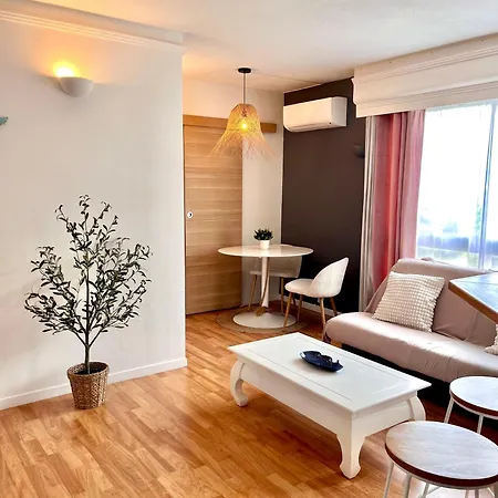 Apartment Port De - 40m2 - 4 Personnes - Place De Parking Hyeres